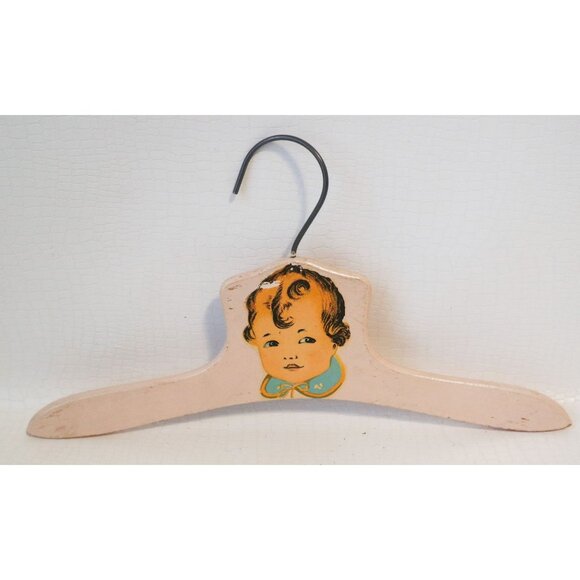 Vintage Baby Hangers Set Of 8 - 7 Plastic With Whimsical Designs & 1 Wood - Picture 2 of 5